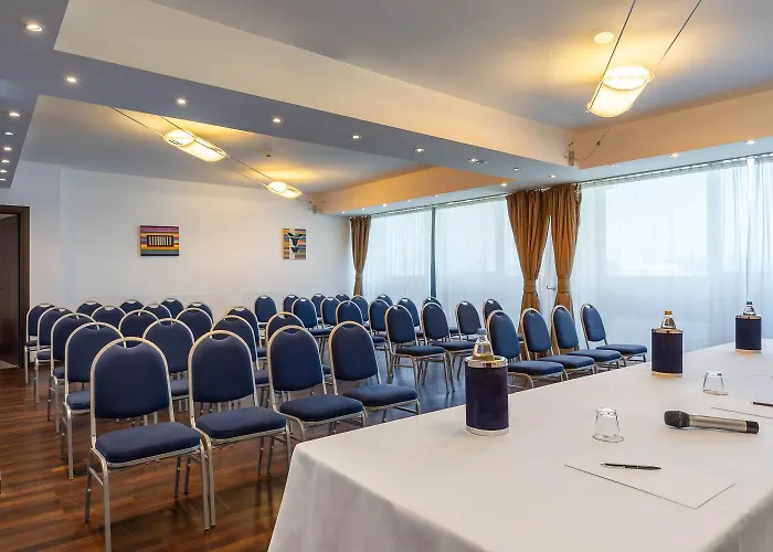 Golf Milano 4* אופרה