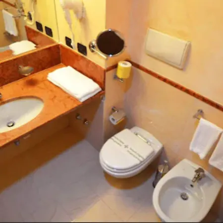 Golf Milano 4* אופרה